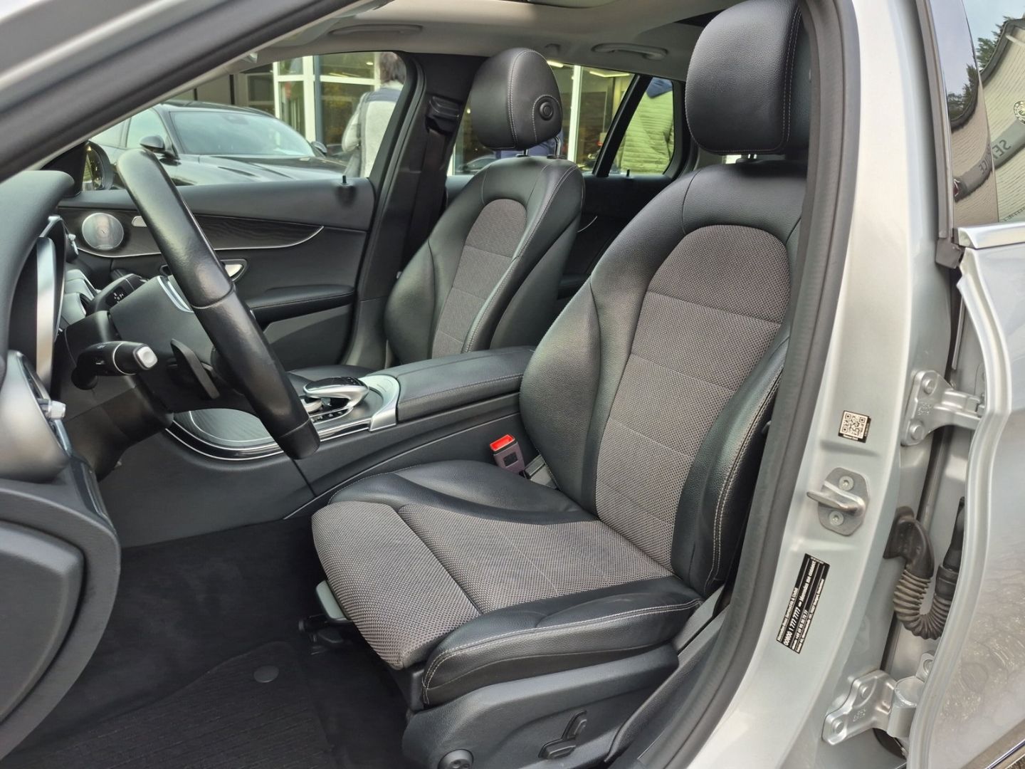 Mercedes-Benz C 300 d T-Modell 4Matic LED CarPlay Burmester PD foto 7