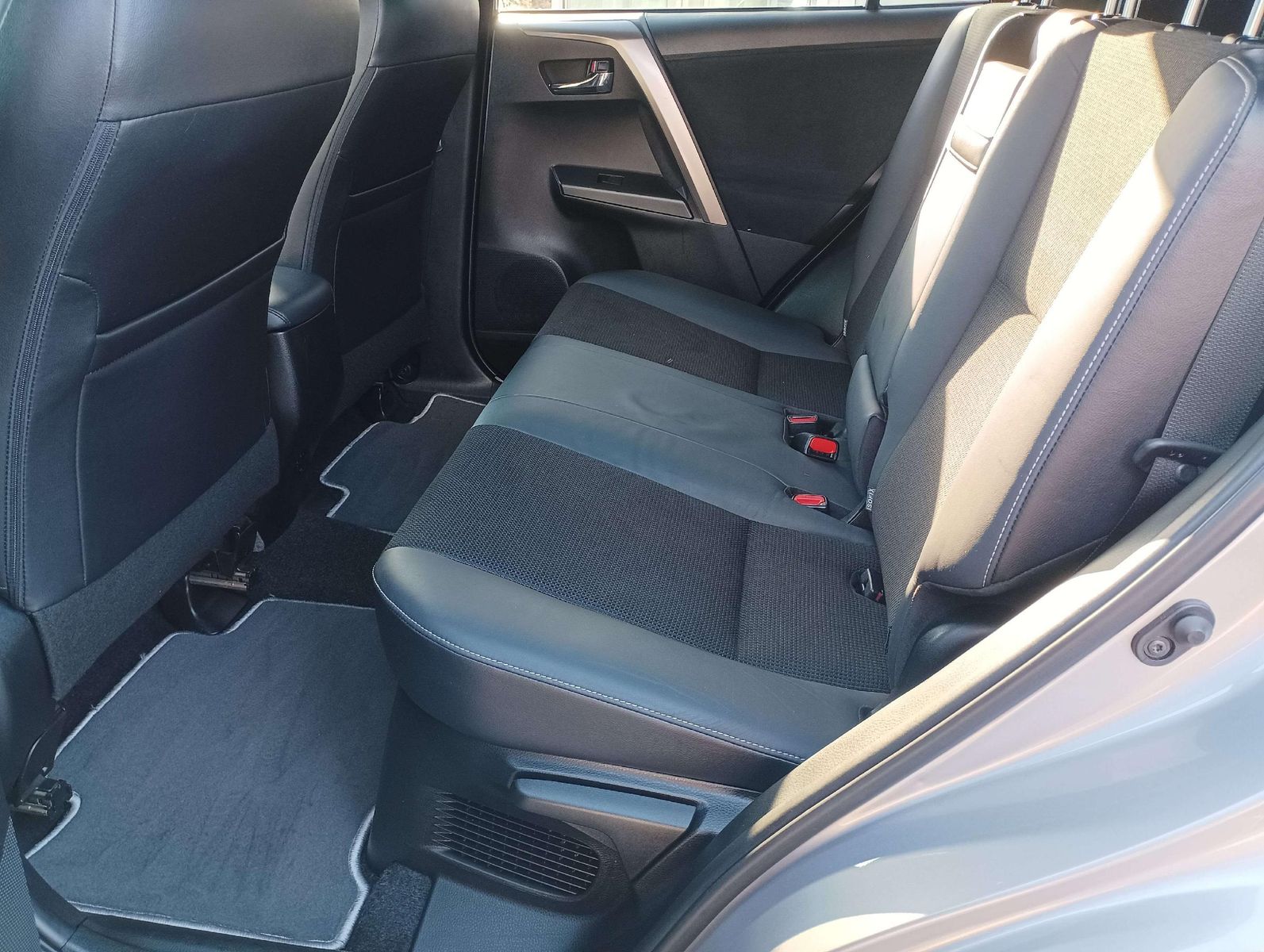 Toyota RAV 4 Style Selection 4x4 * Kamera * SHZ * WSZ * foto 10