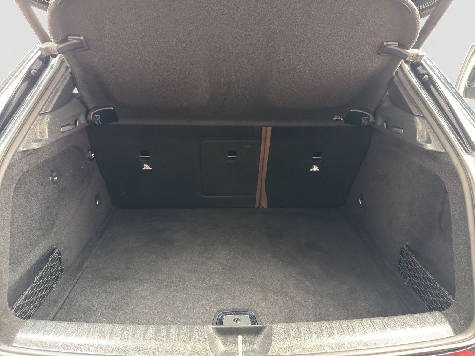 Mercedes-Benz GLA 250 4Matic PANO/360°/KEYL./STHZ/LED/SHZ/NAVI foto 18