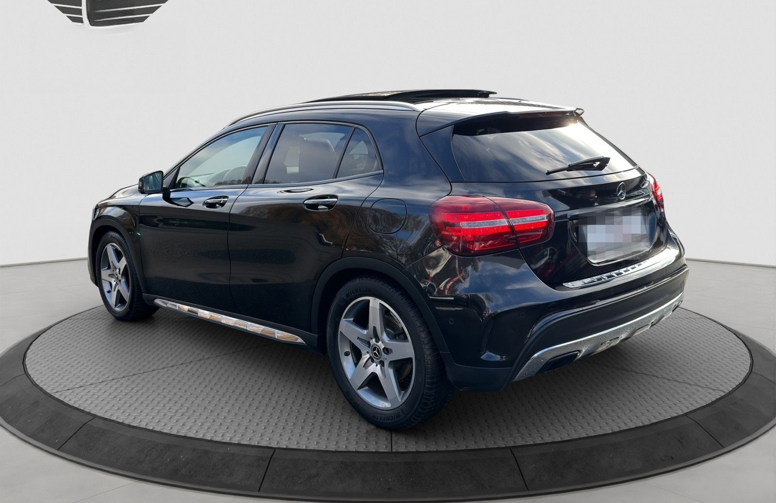 Mercedes-Benz GLA 250 4Matic PANO/360°/KEYL./STHZ/LED/SHZ/NAVI foto 4