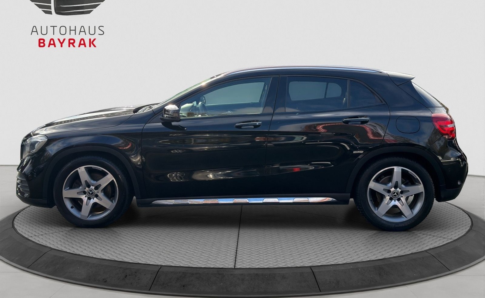 Mercedes-Benz GLA 250 4Matic PANO/360°/KEYL./STHZ/LED/SHZ/NAVI foto 7