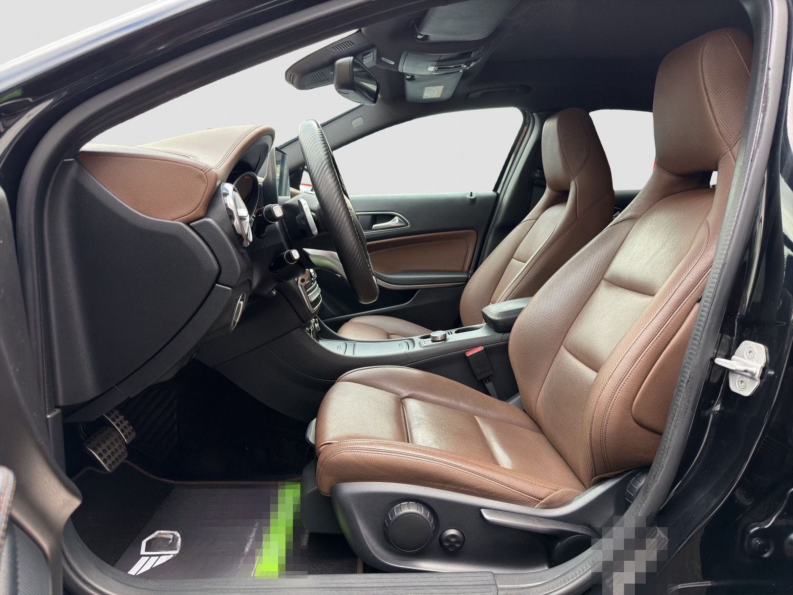 Mercedes-Benz GLA 250 4Matic PANO/360°/KEYL./STHZ/LED/SHZ/NAVI foto 10