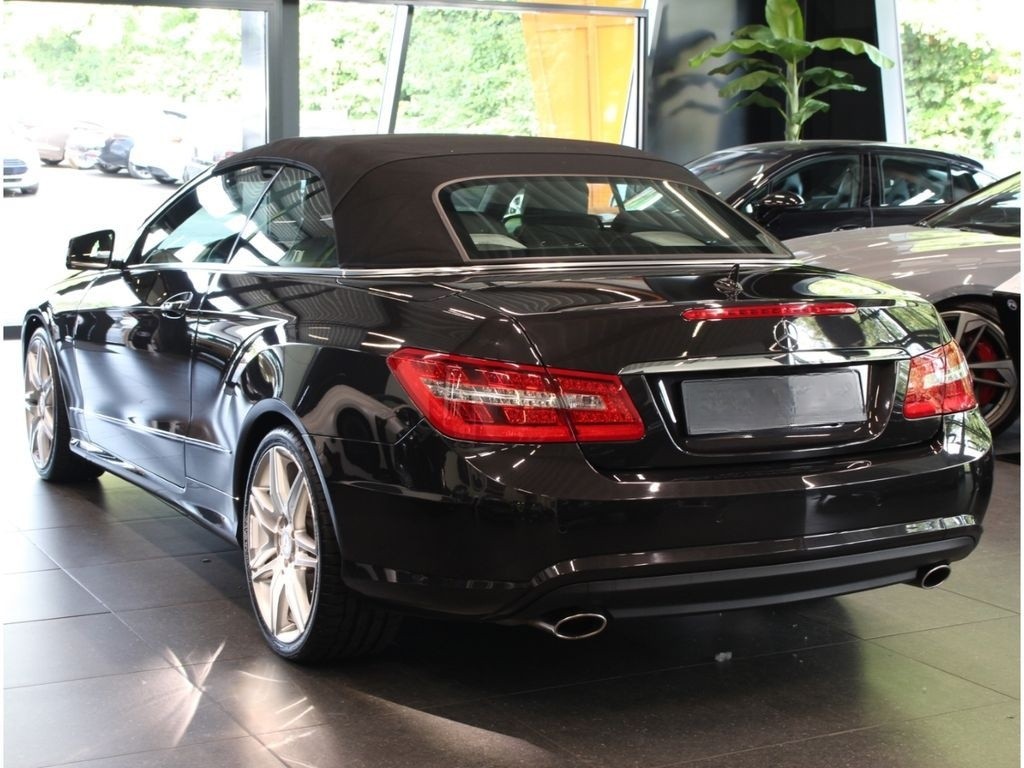 Mercedes-Benz E 350 CGI AMG Line BlueEff. Designo*H&K*TOP foto 4