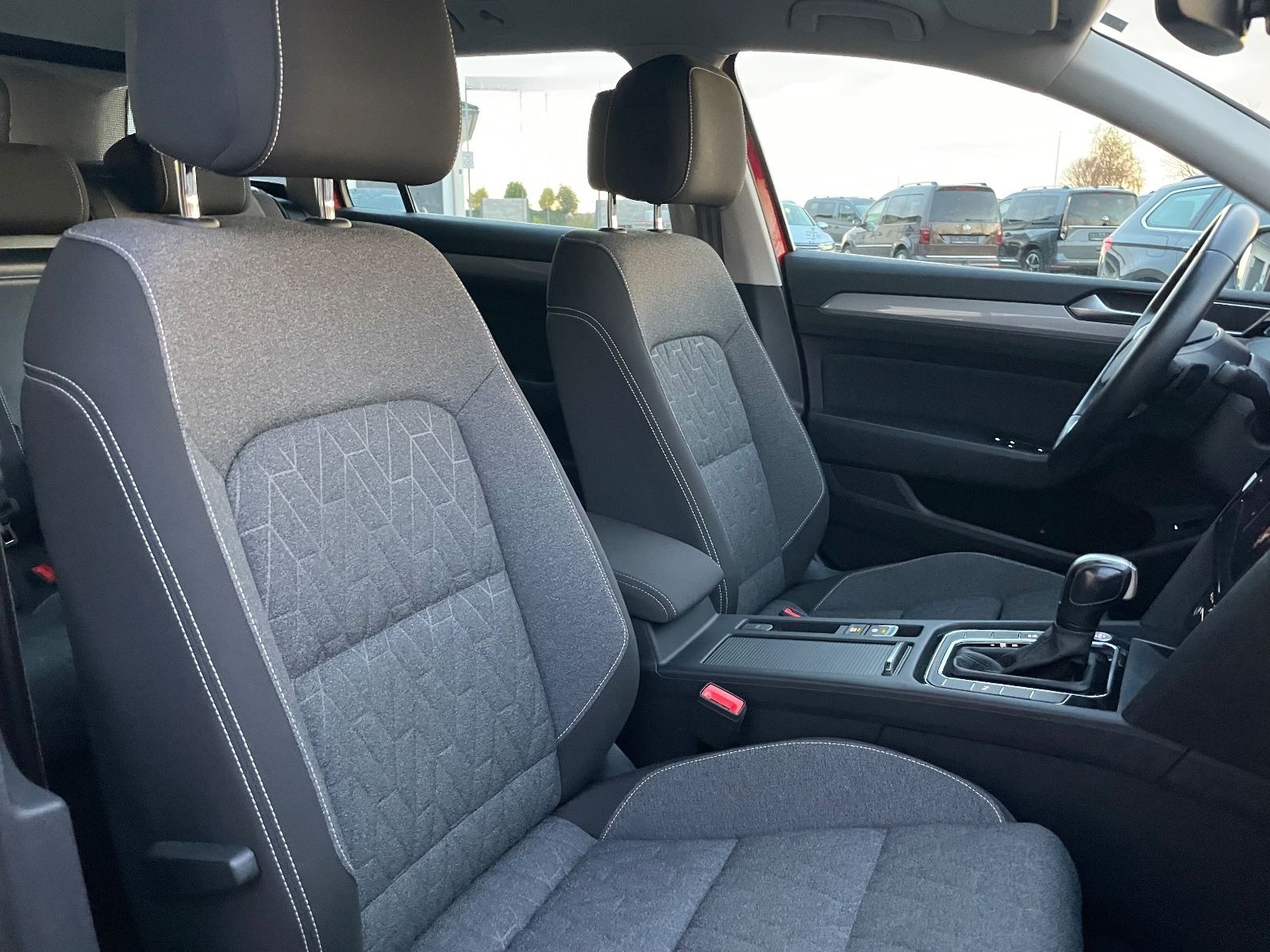 Volkswagen Passat Variant 2.0 TDI DSG Massage Kamera VZE foto 15