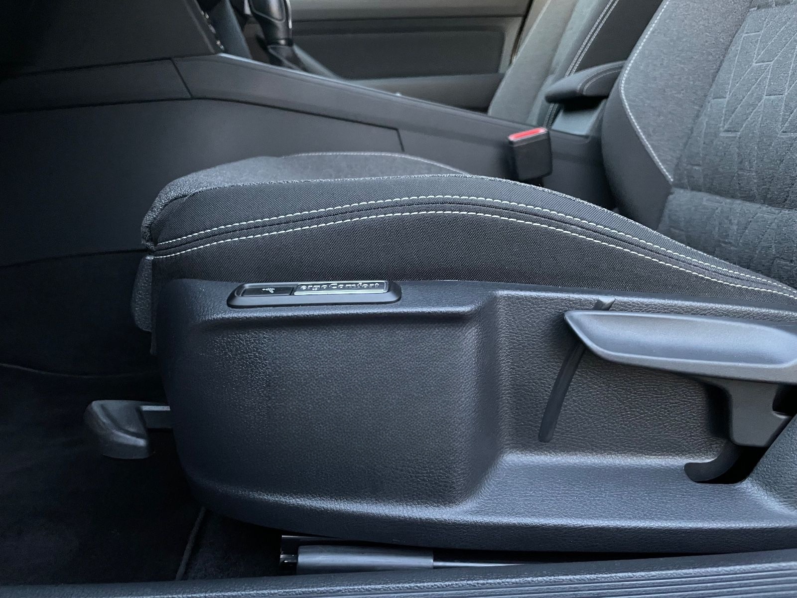 Volkswagen Passat Variant 2.0 TDI DSG Massage Kamera VZE foto 9