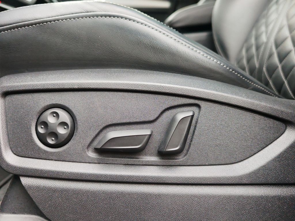 Audi SQ5 3.0 TDI quattro foto 23