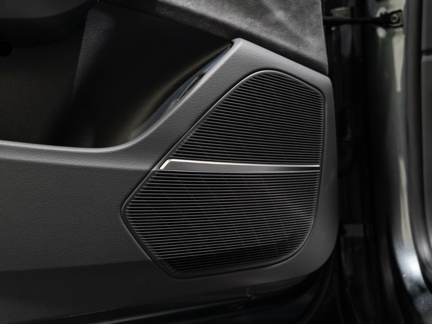 Audi SQ8 EXCLUSIVE BLACK PANO AHK MATRIX HUD 3D B&O 2 foto 14