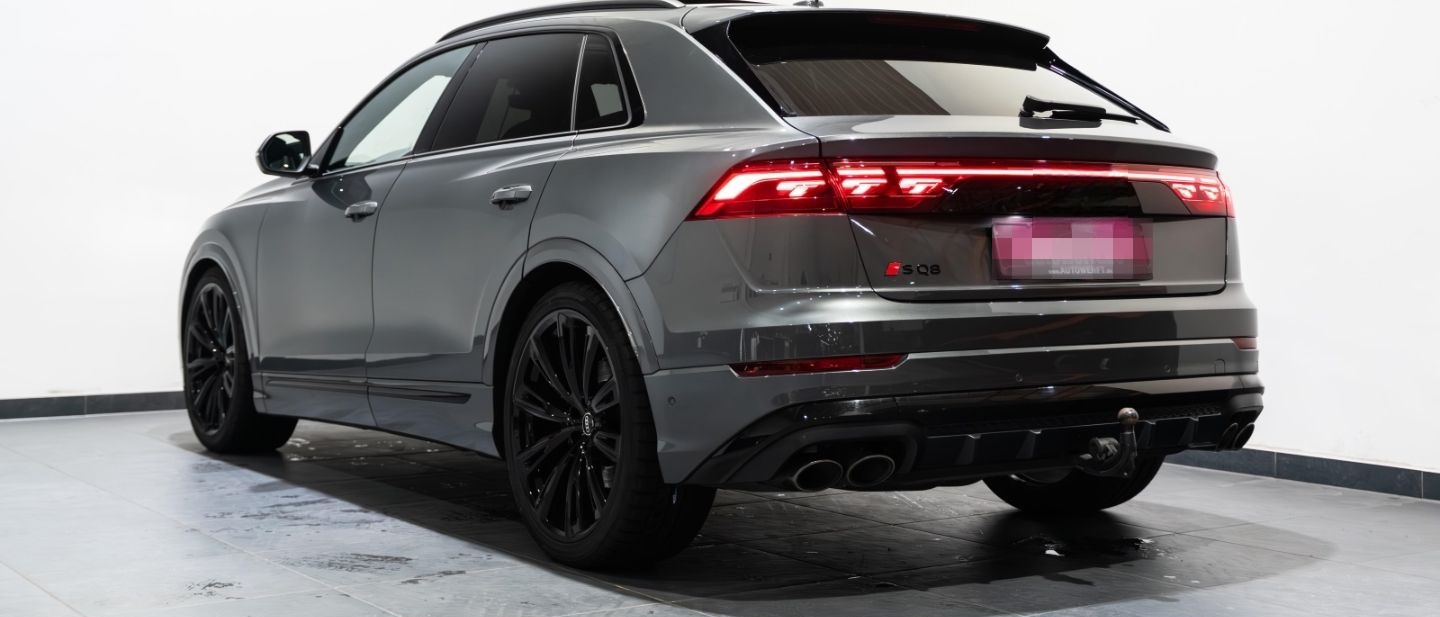 Audi SQ8 EXCLUSIVE BLACK PANO AHK MATRIX HUD 3D B&O 2 foto 4