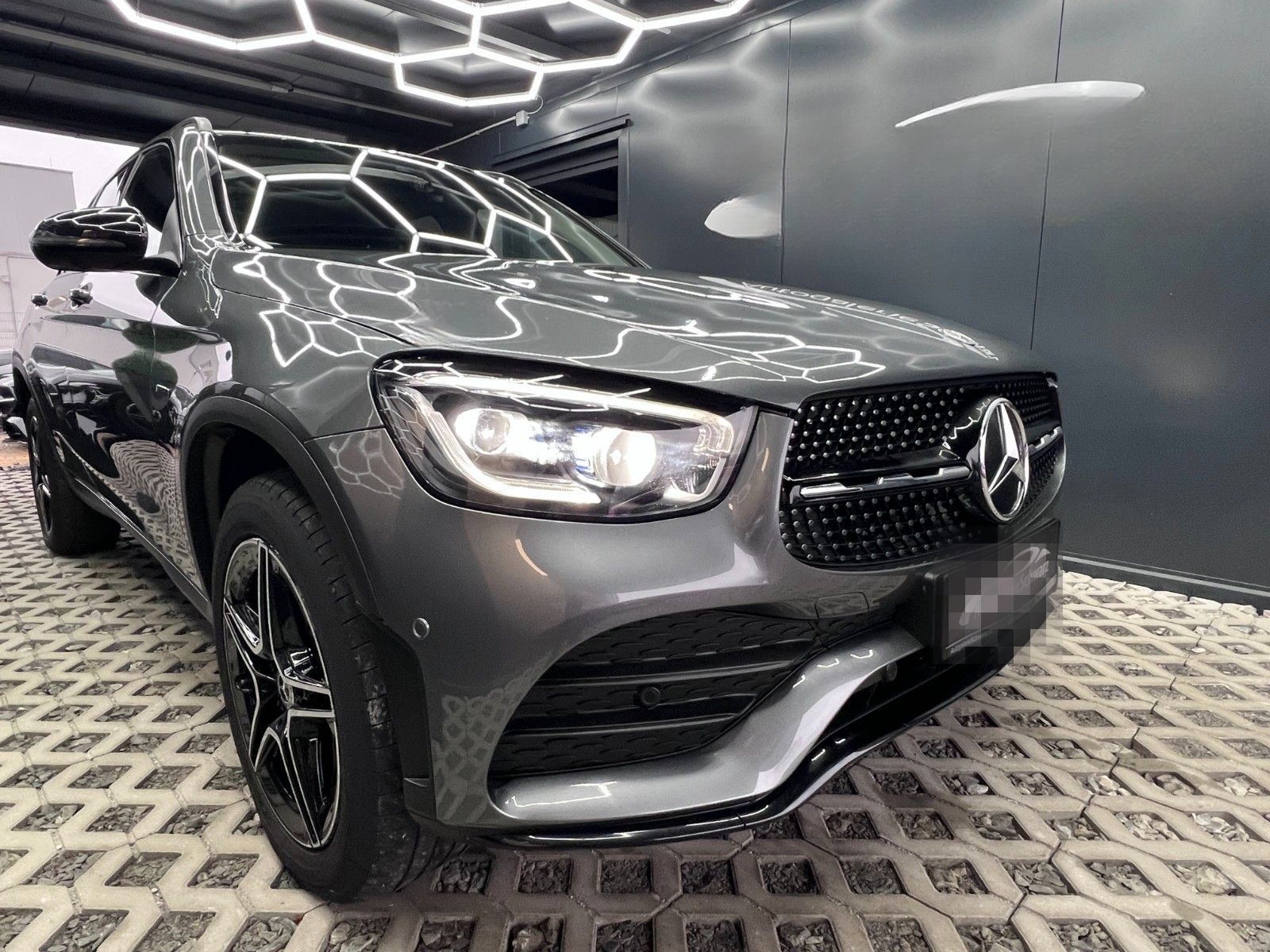 Mercedes-Benz GLC 300e 4M AMG NIGHT WIDE AUGR+360°AMB KEY PANO foto 5