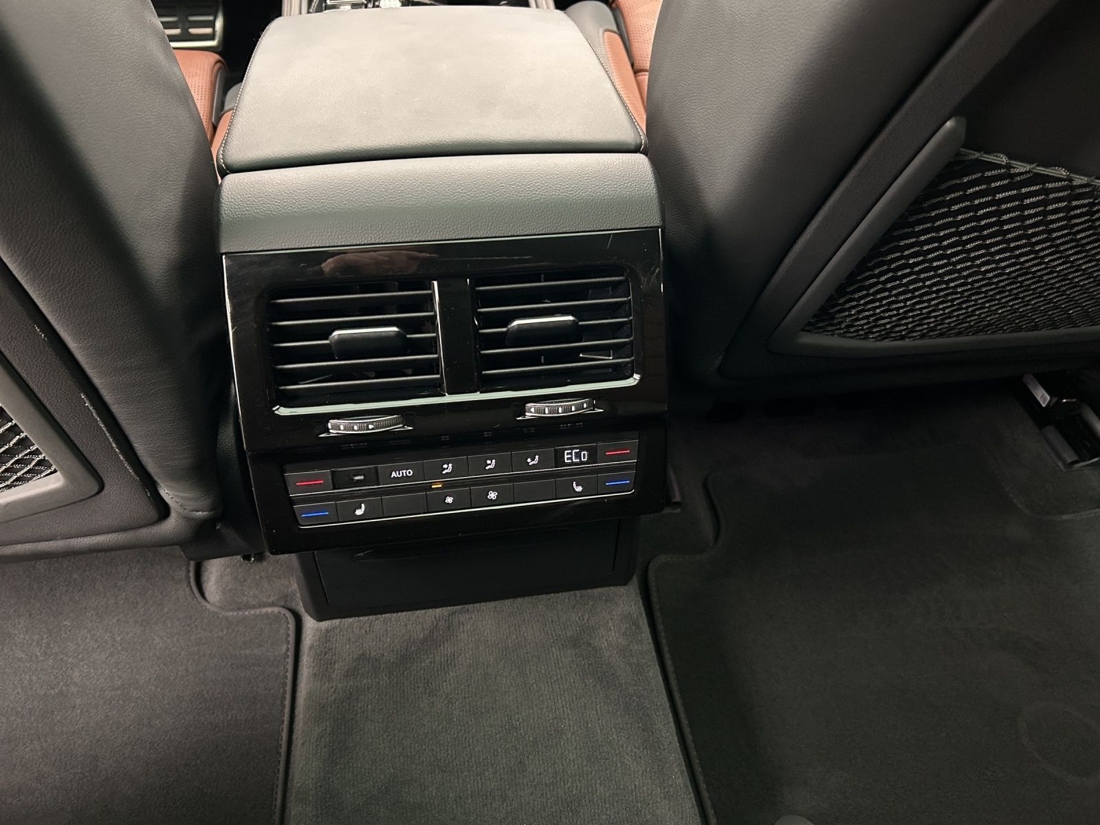 Volkswagen Touareg R-Line 4M*AHK*PANO*360*HUD*STDHZG*DYN*LU foto 18