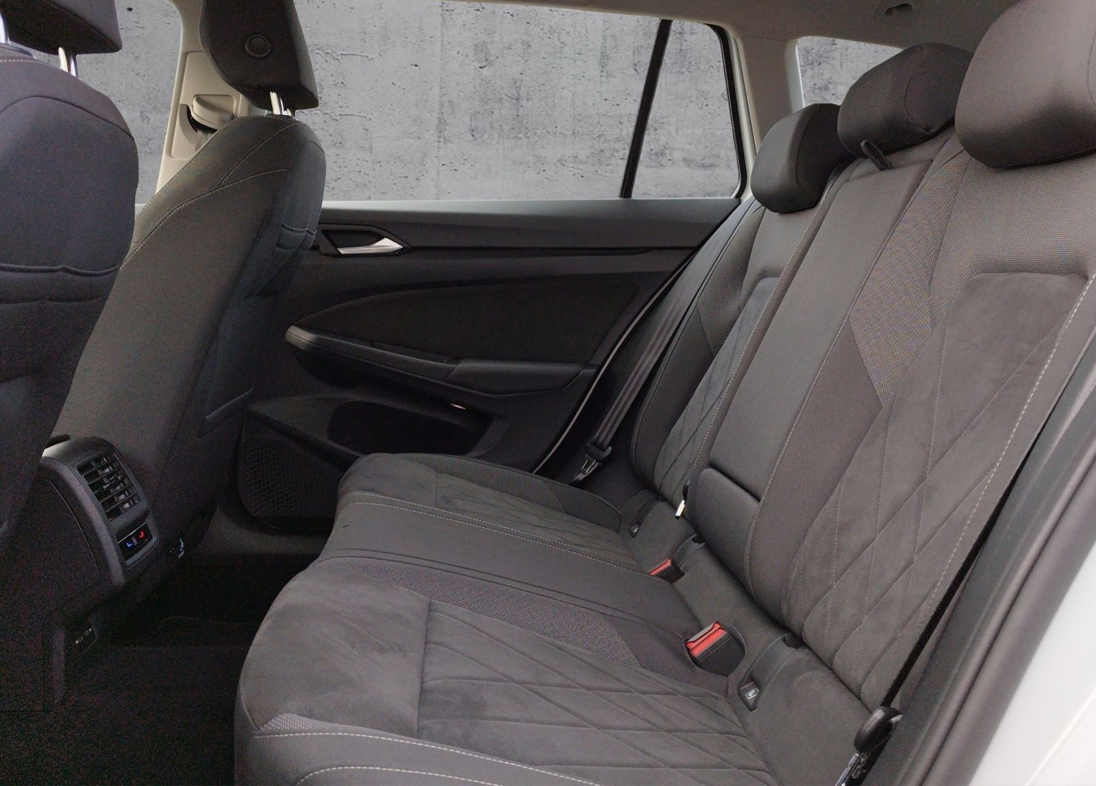 Volkswagen Golf VIII Variant Style 1.5 TSI ERGOACTIVE/AHK foto 11