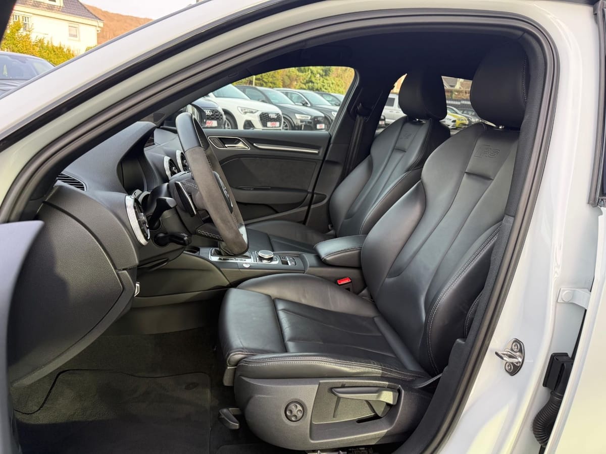 Audi RS3 Sportback 2.5 TFSI quattro Optik schwarz foto 18