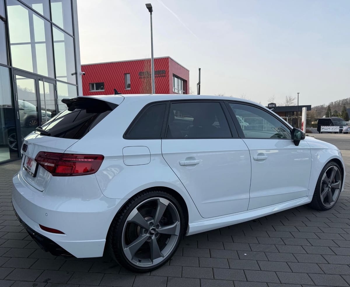 Audi RS3 Sportback 2.5 TFSI quattro Optik schwarz foto 3