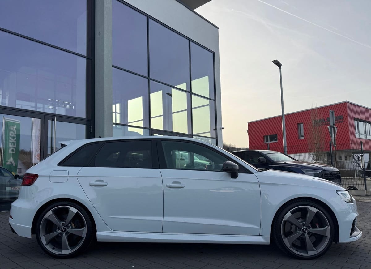 Audi RS3 Sportback 2.5 TFSI quattro Optik schwarz foto 4