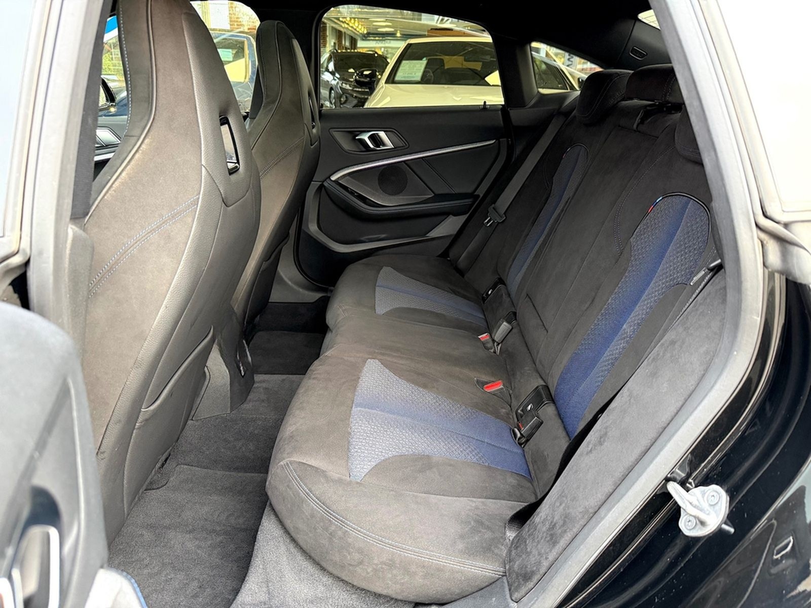 BMW M235i xD GranCoupe M-Sport HeadUp Pano R.Kam DAB foto 8
