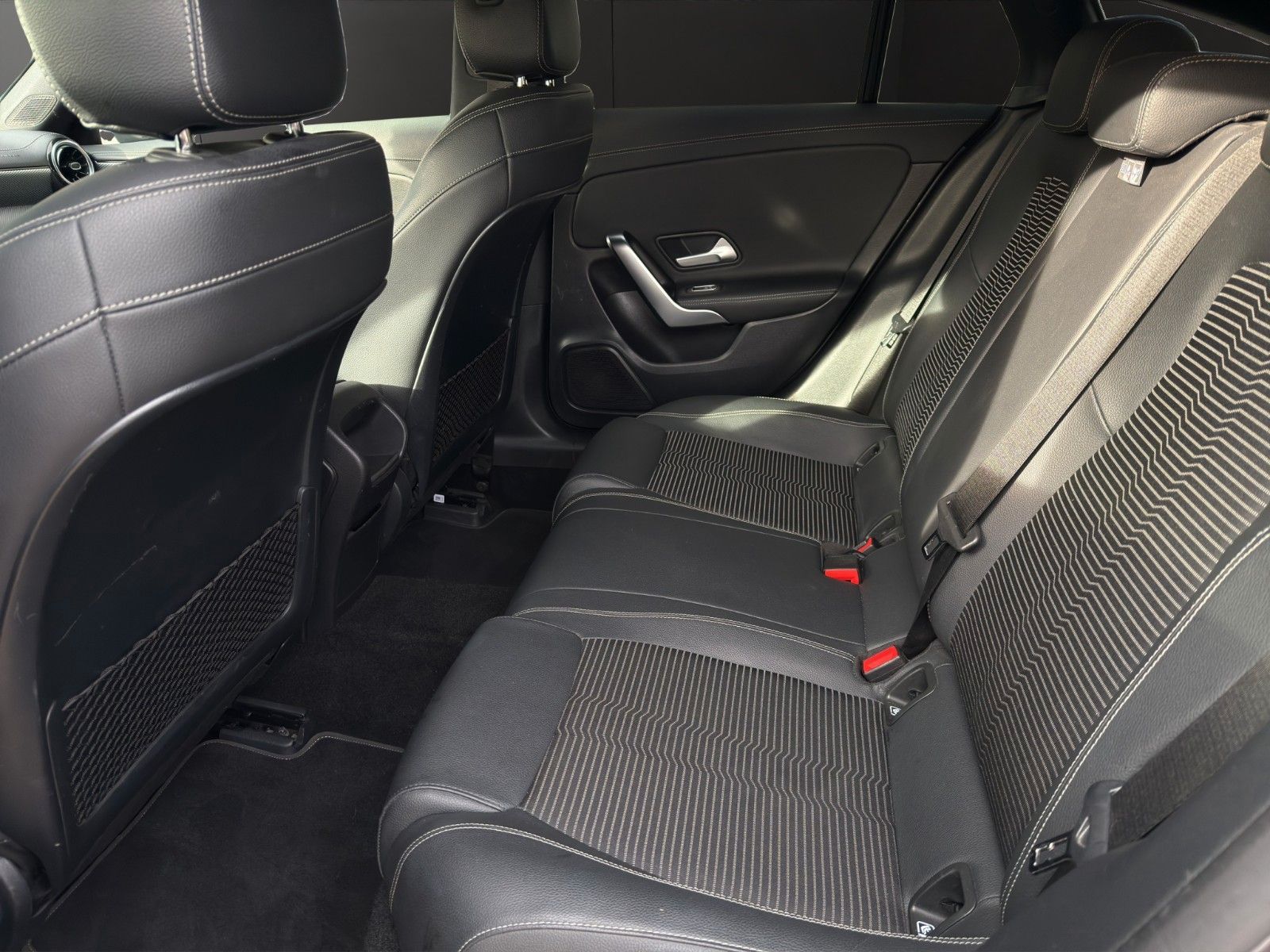 Mercedes-Benz CLA 200d Shooting Brake *Dig.Cock*AHK*LED*MBUX foto 17