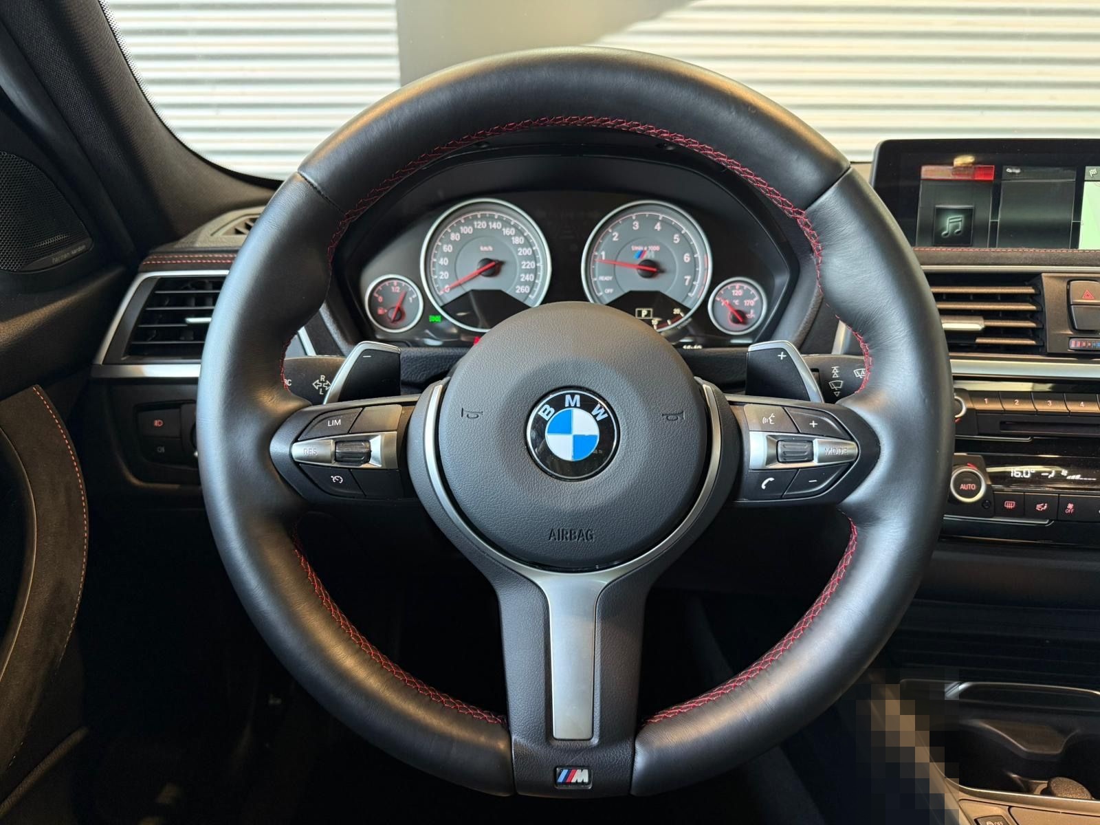 BMW 330i M-PERFORMANCE/H&K/CARPLAY/RFK/LED foto 13