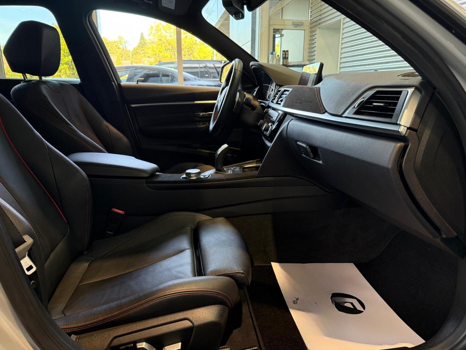 BMW 330i M-PERFORMANCE/H&K/CARPLAY/RFK/LED foto 19