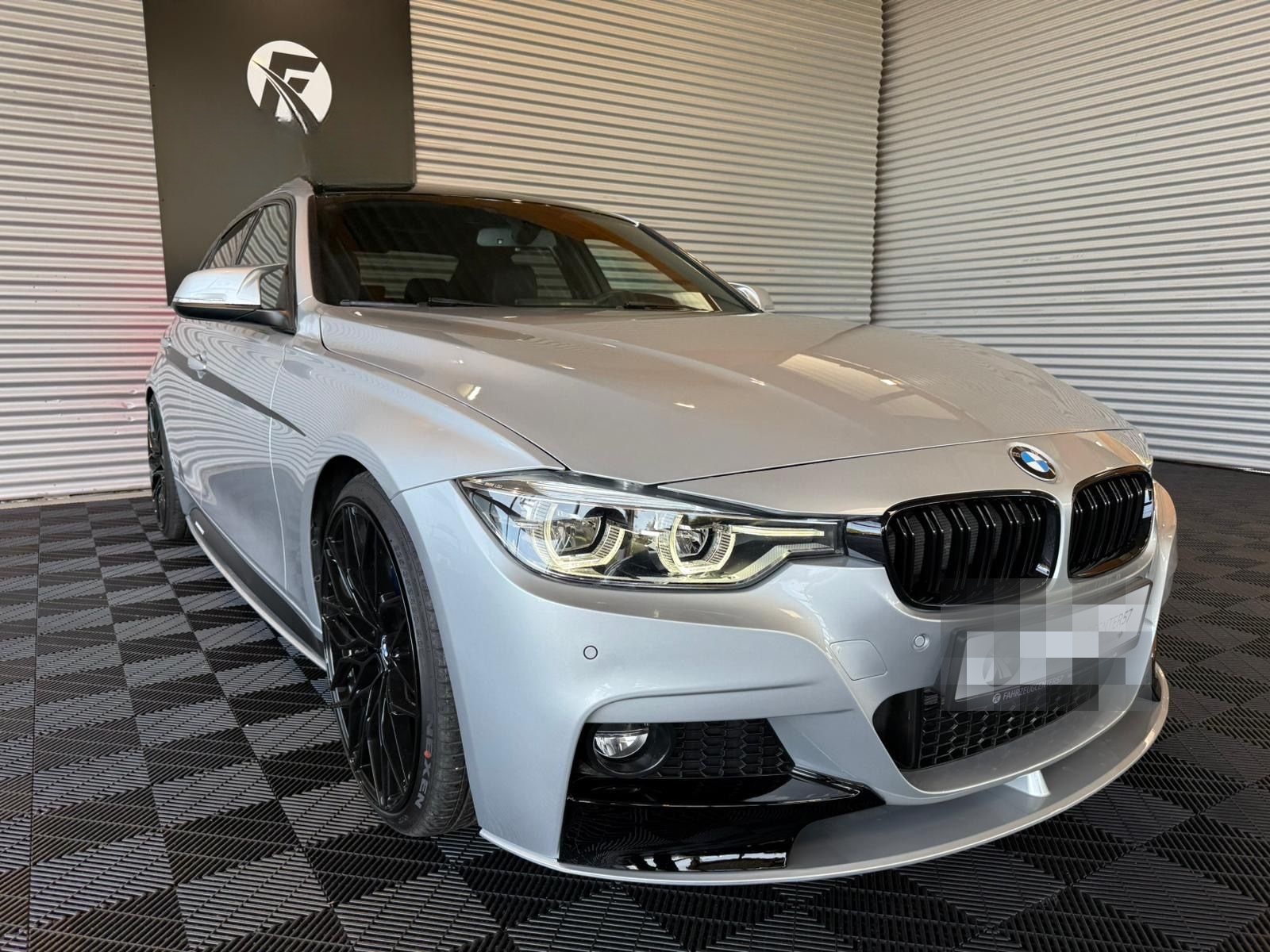 BMW 330i M-PERFORMANCE/H&K/CARPLAY/RFK/LED foto 6