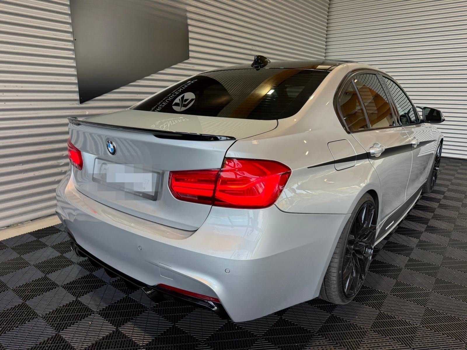 BMW 330i M-PERFORMANCE/H&K/CARPLAY/RFK/LED foto 7