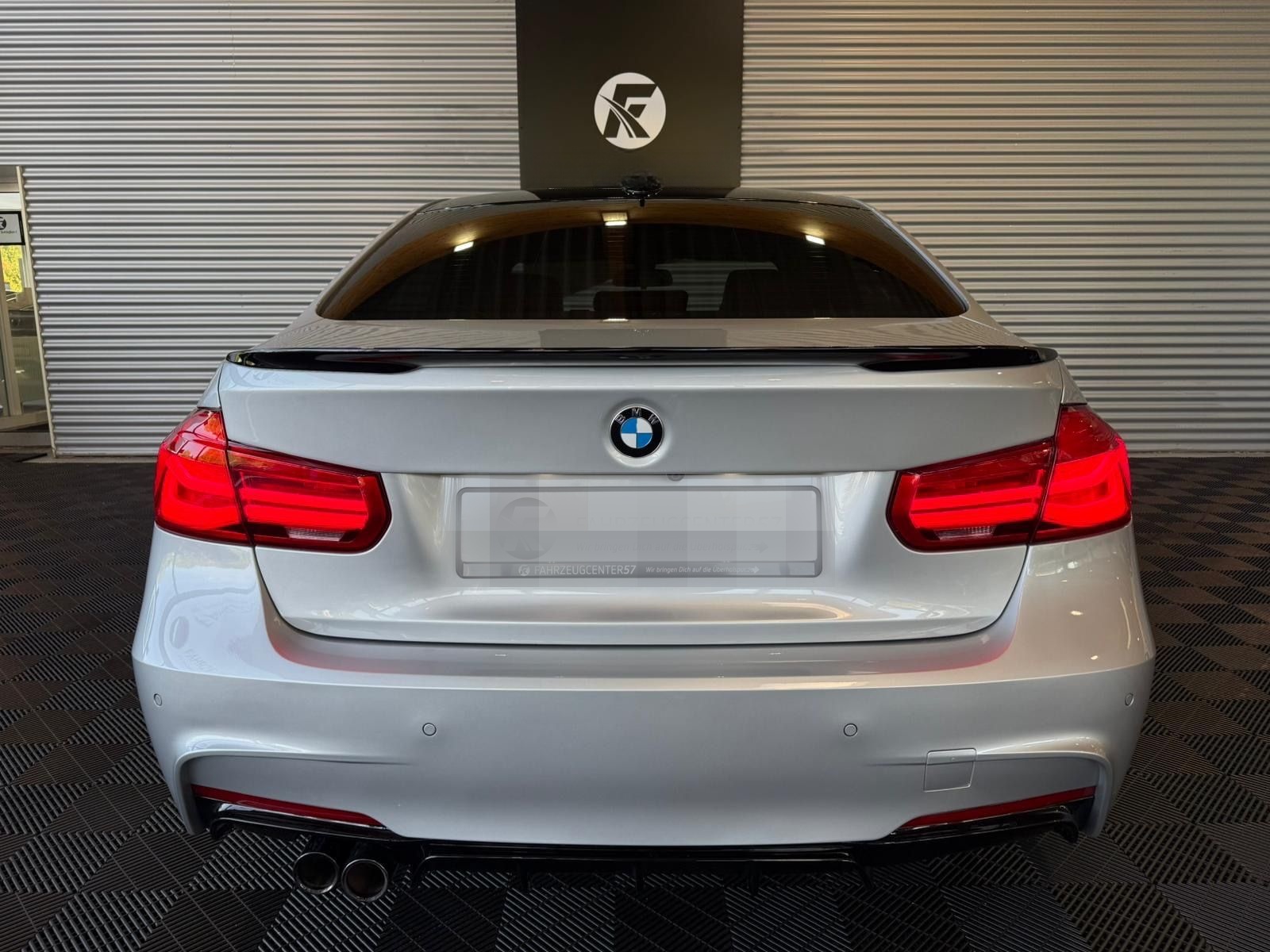 BMW 330i M-PERFORMANCE/H&K/CARPLAY/RFK/LED foto 8