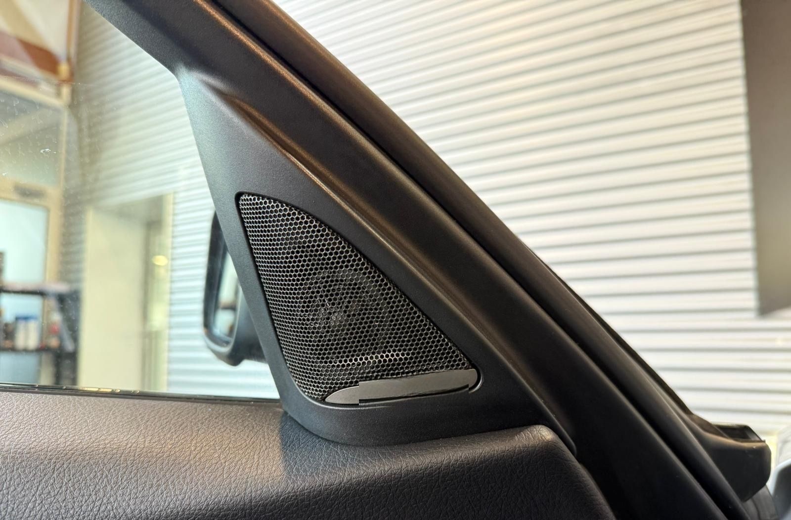 BMW 330i M-PERFORMANCE/H&K/CARPLAY/RFK/LED foto 10