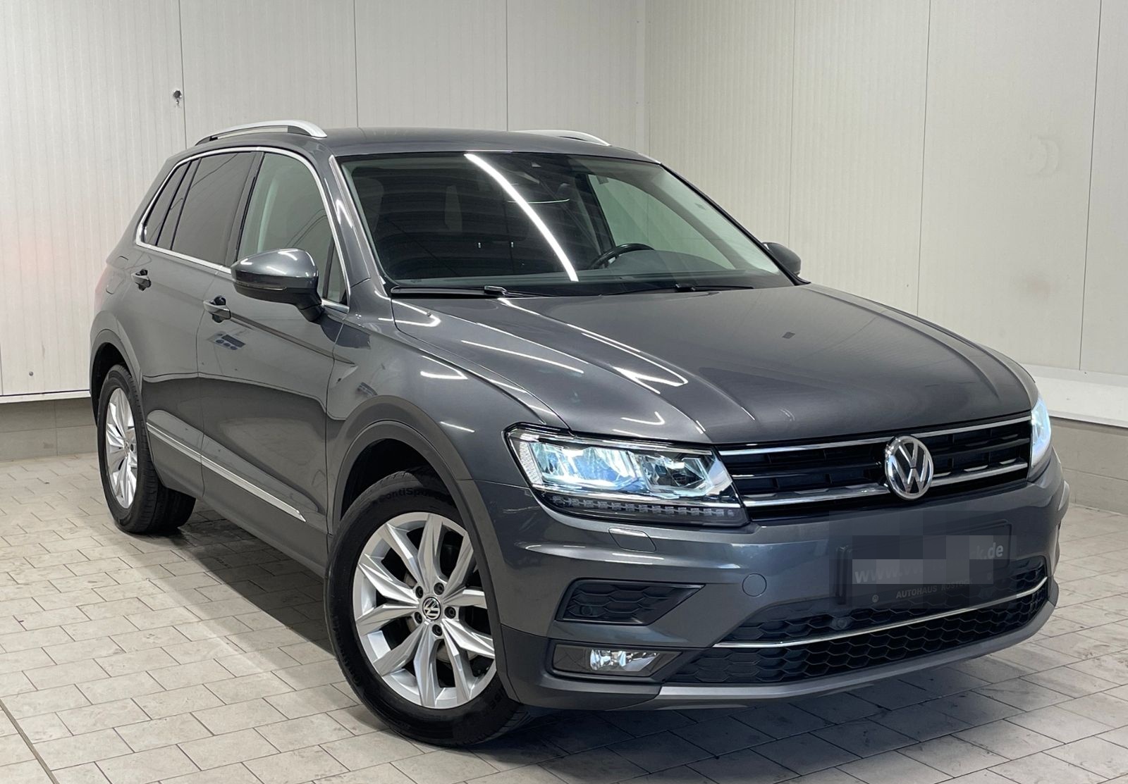 Volkswagen Tiguan Highline 2.0 TDI DSG NAVI SHZ ACC foto 8