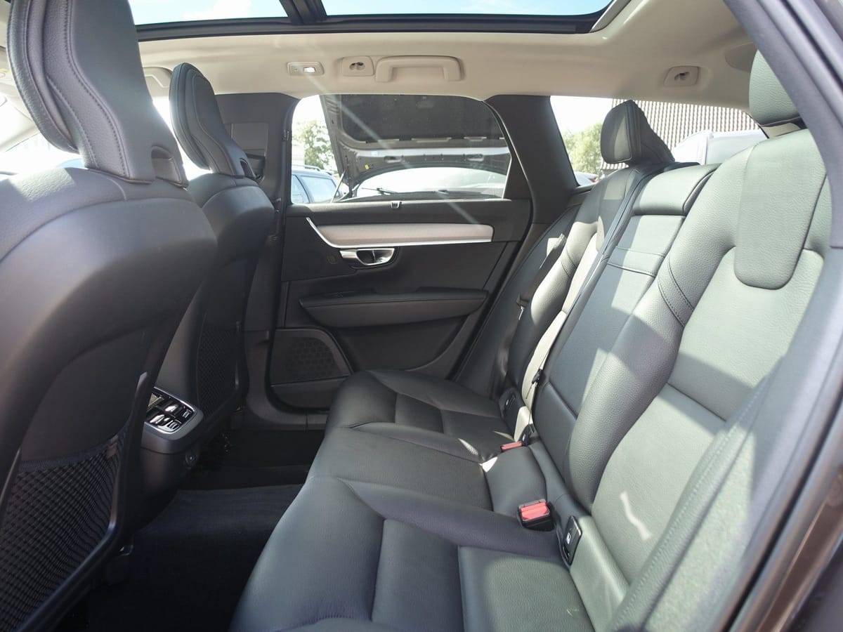 Volvo V90 B5 AWD Momentum Pro/AHK/Kamera/BLIS/Pano. foto 10