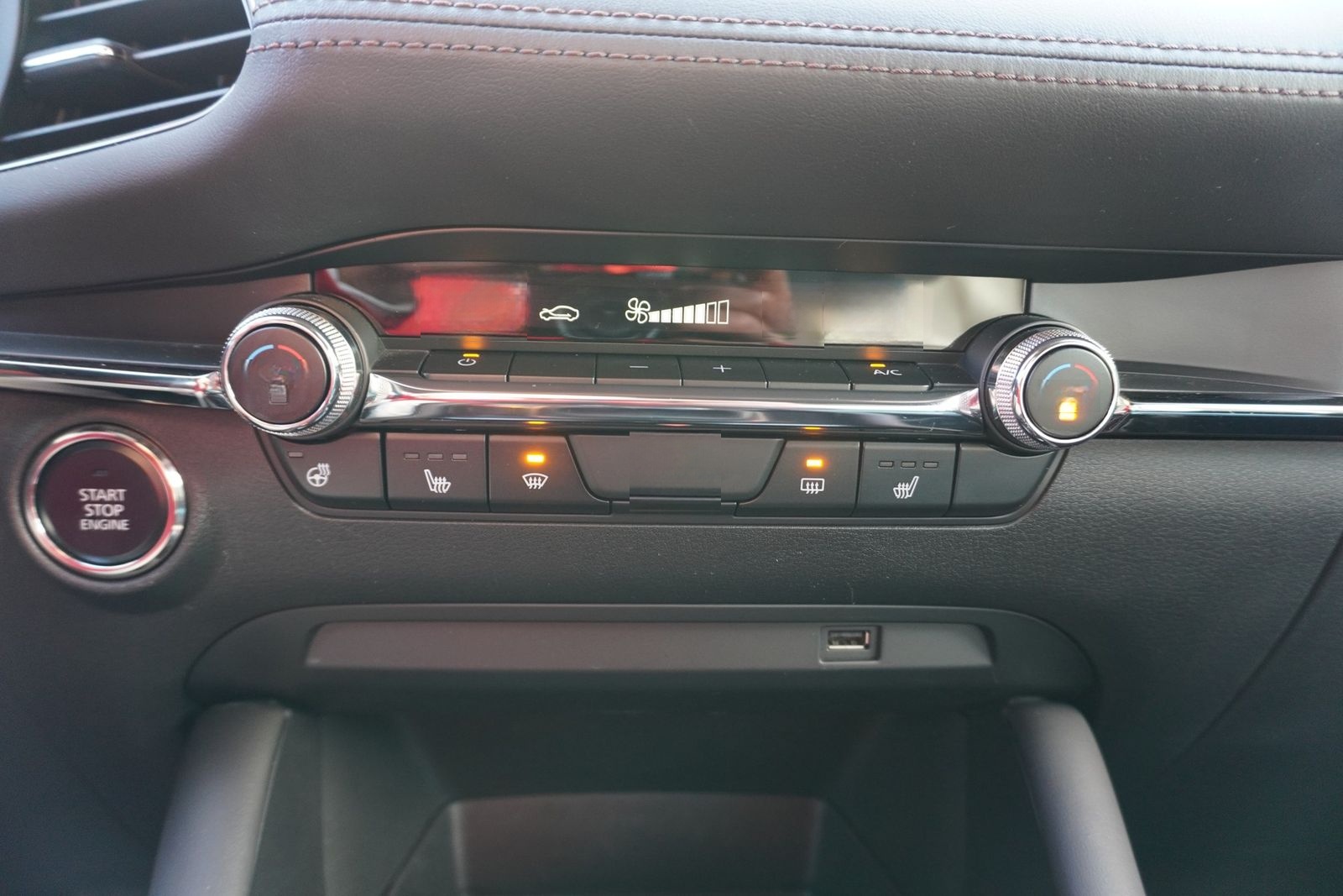Mazda 3 2.0 M-Hybrid Selection LED Navi 360° Totwinkel foto 25