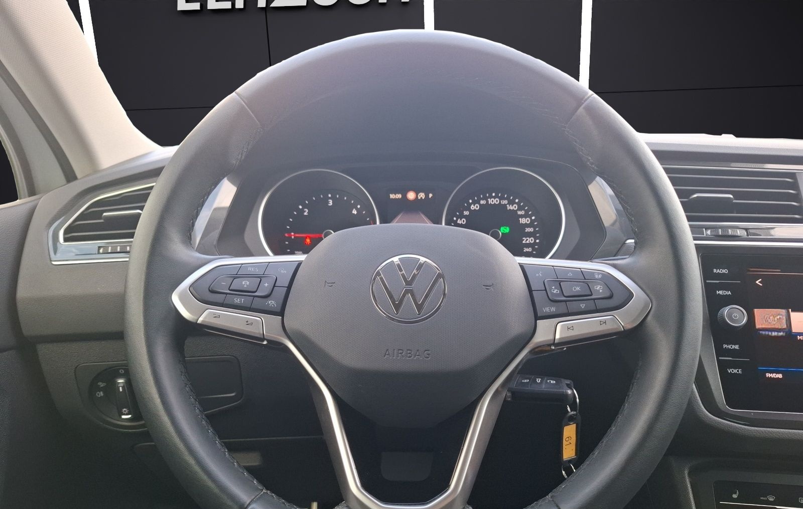 Volkswagen Tiguan TDI Active DSG Standhzg Matrix Navi ACC P foto 17