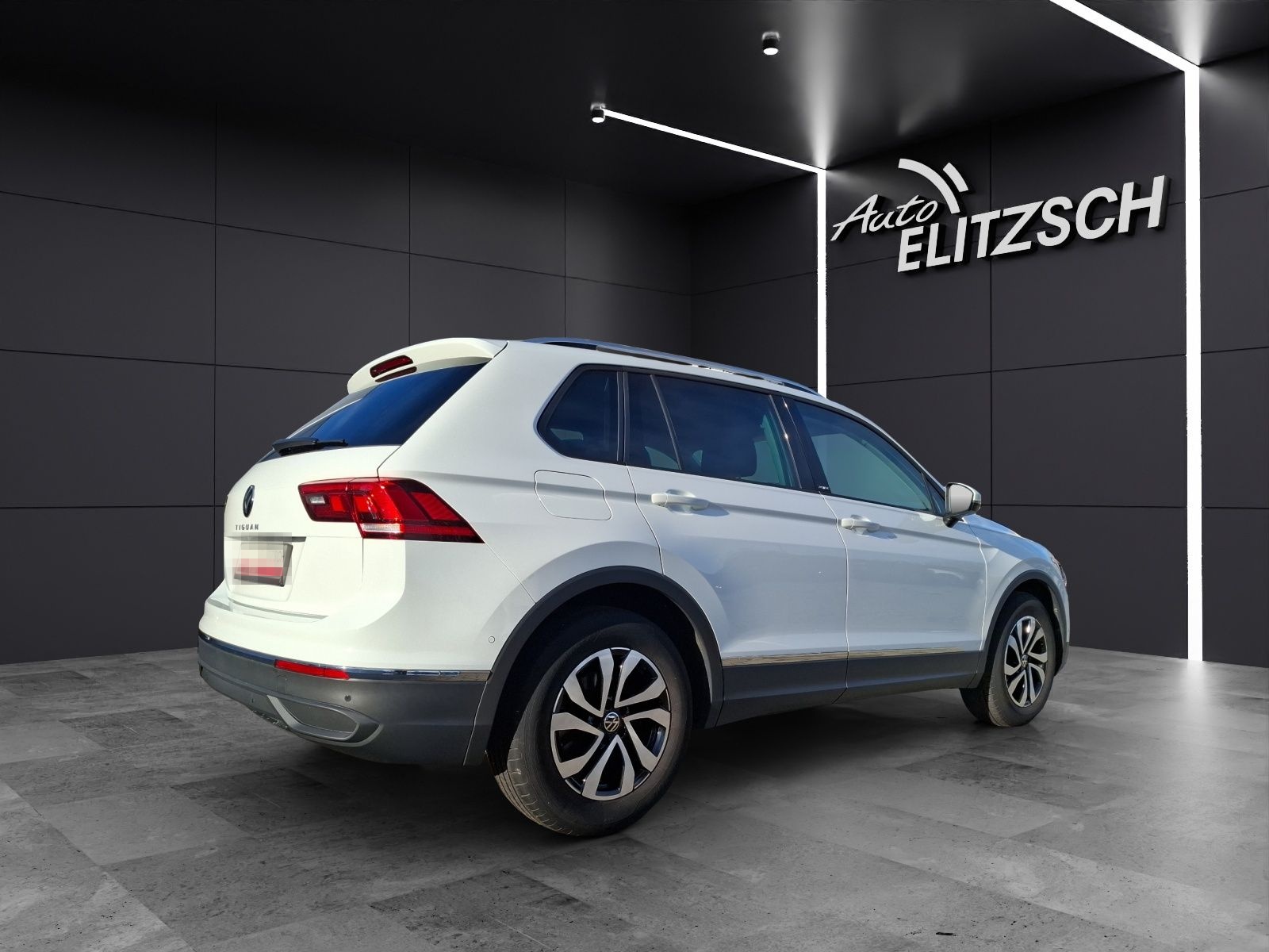 Volkswagen Tiguan TDI Active DSG Standhzg Matrix Navi ACC P foto 5