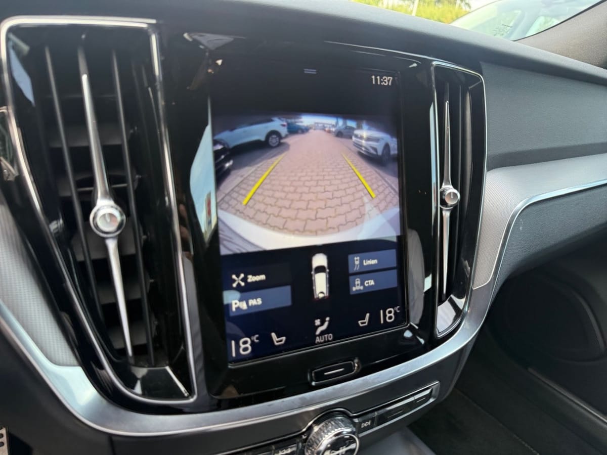 Volvo V60 Kombi R Design D4 Navi Autom. RFK PDC Klimaa foto 11