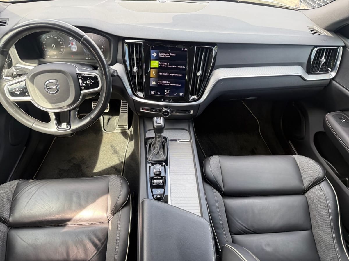 Volvo V60 Kombi R Design D4 Navi Autom. RFK PDC Klimaa foto 13
