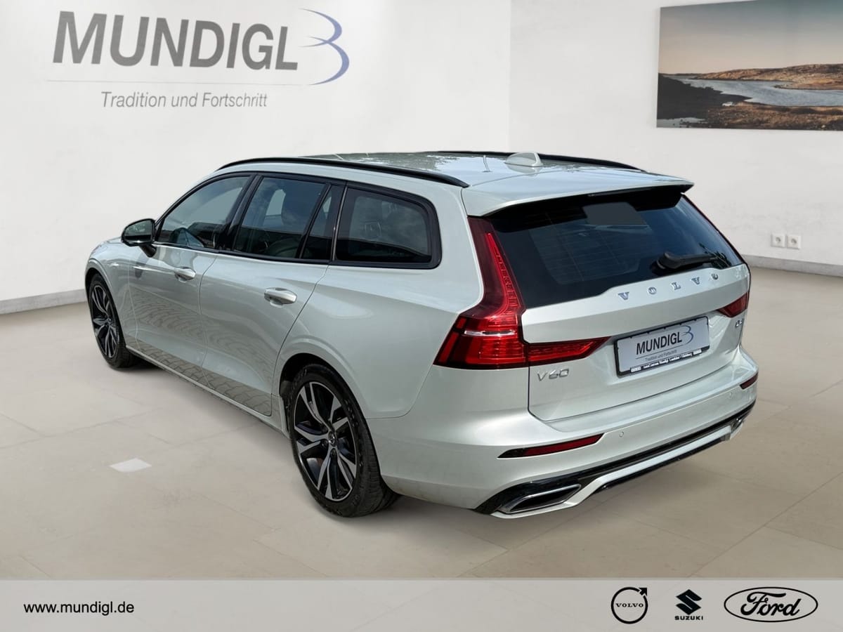 Volvo V60 Kombi R Design D4 Navi Autom. RFK PDC Klimaa foto 4