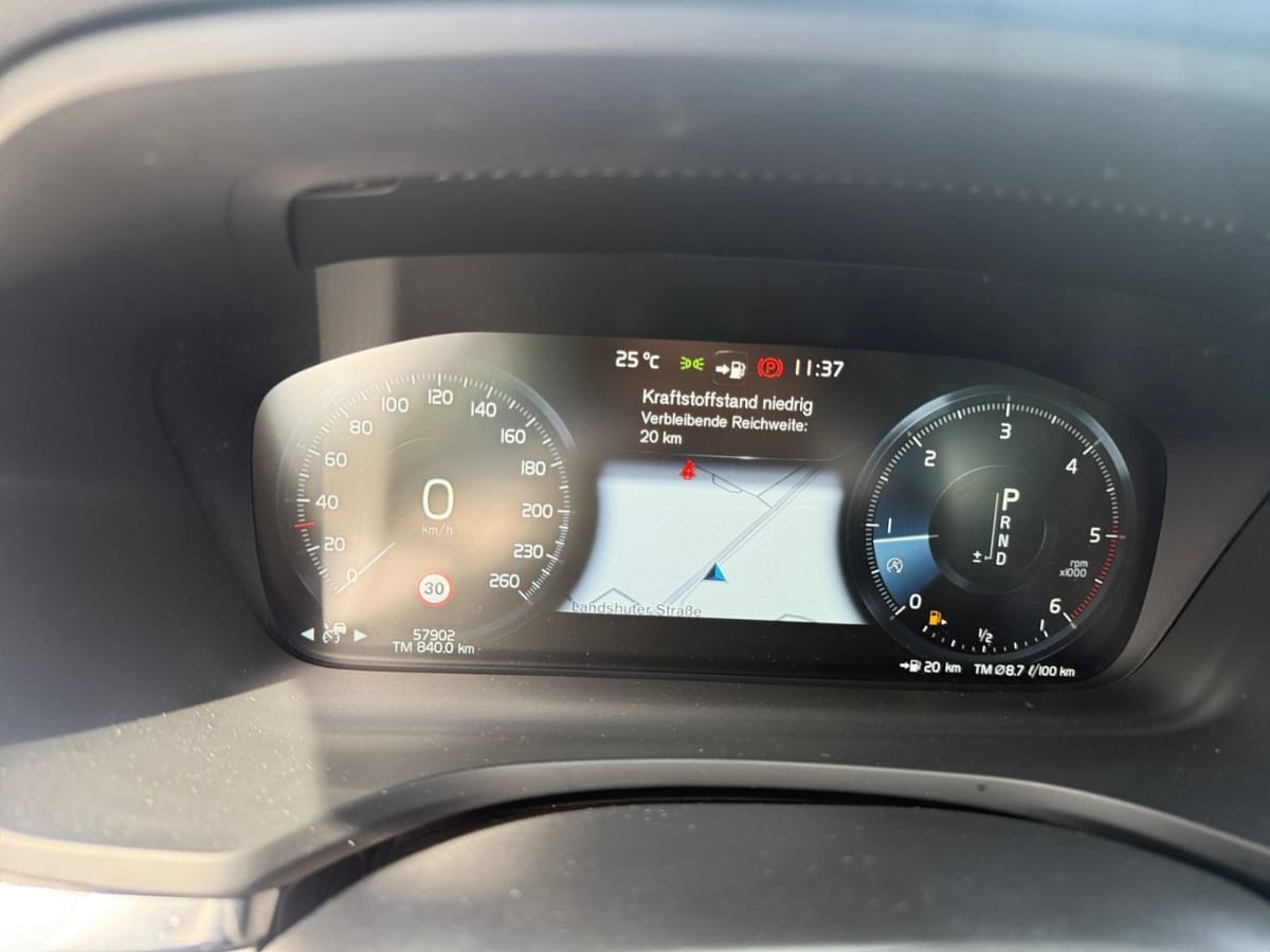 Volvo V60 Kombi R Design D4 Navi Autom. RFK PDC Klimaa foto 10