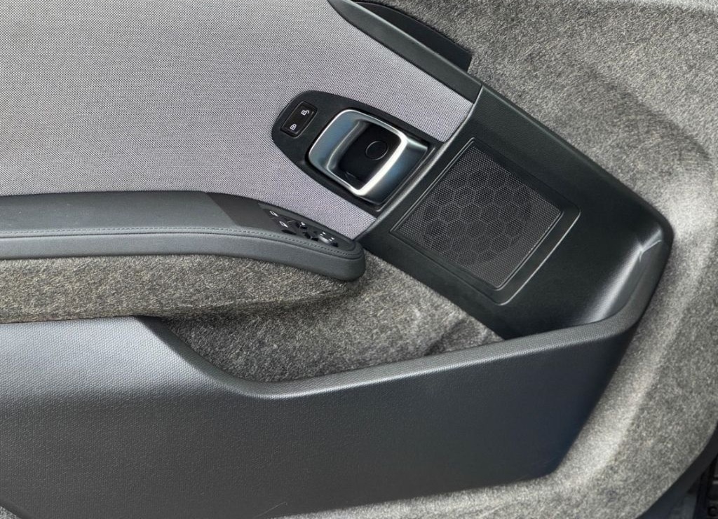 BMW i3 s Temp+PDC+Klimaautom+LED DW 0,25% foto 13
