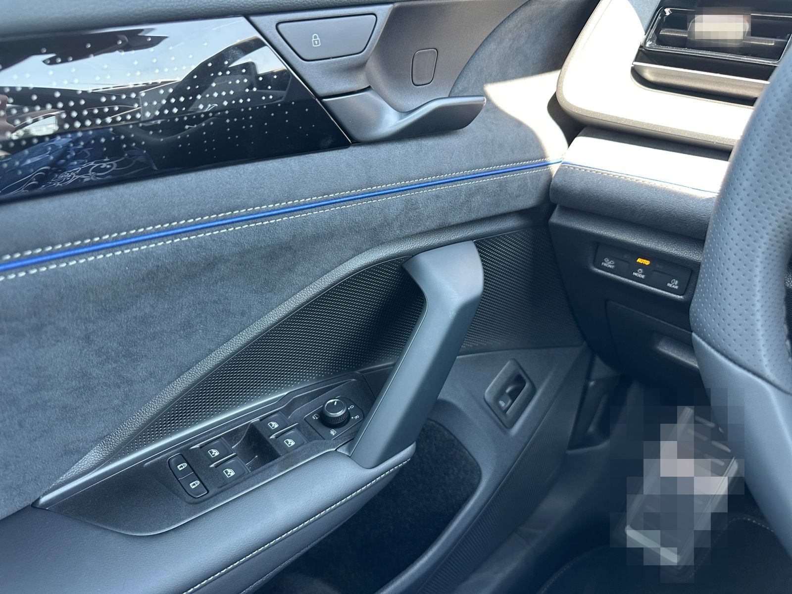 Volkswagen Tayron R-Line 2.0 l TDI 4MOTION DSG 7-Sither AHK foto 13