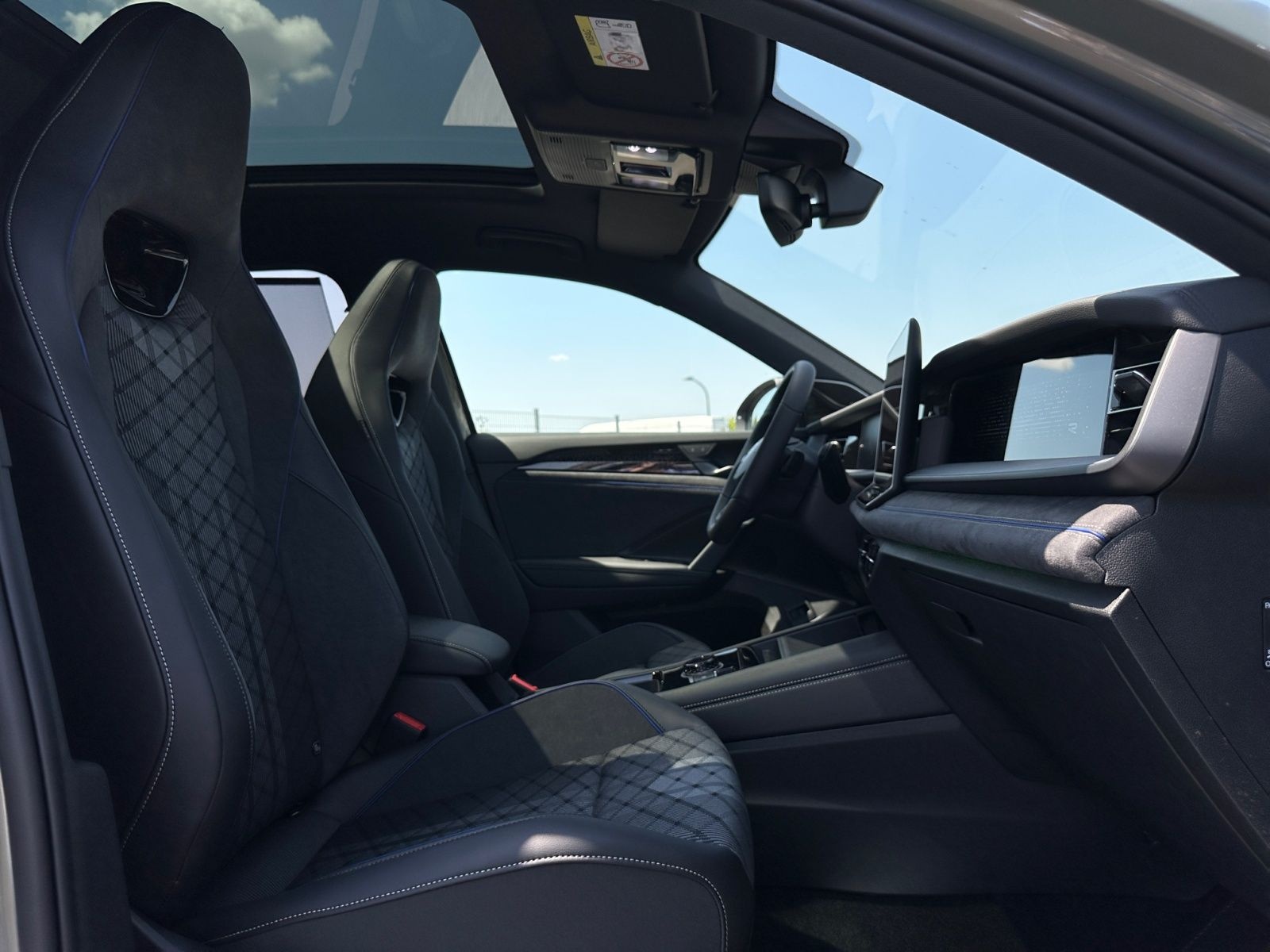 Volkswagen Tayron R-Line 2.0 l TDI 4MOTION DSG 7-Sither AHK foto 6