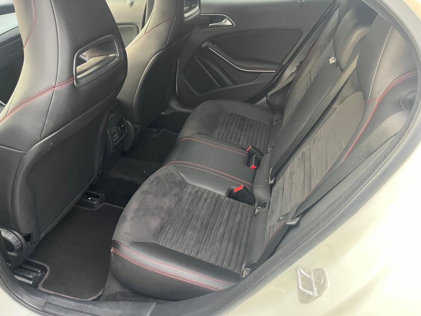 Mercedes-Benz GLA 220 CDI 4Matic Street Style AMG Sportpaket N foto 7