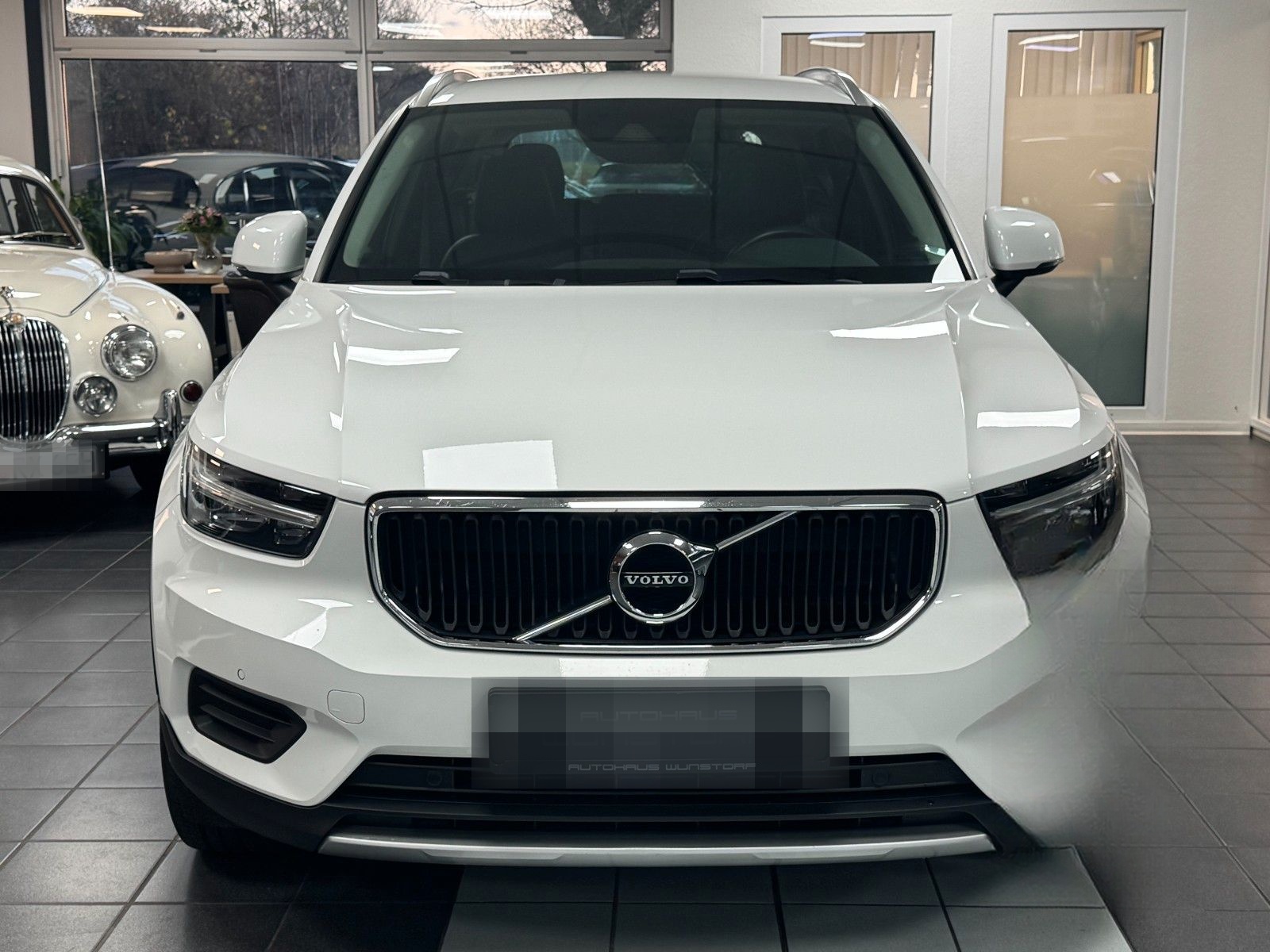 Volvo XC 40 Momentum AWD CAM/LEDER/NAVI/SHZ/HuK foto 2
