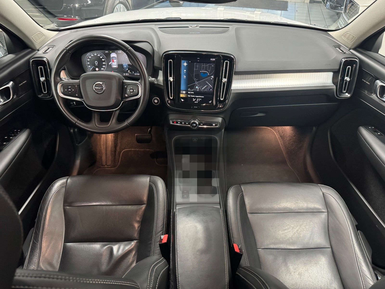 Volvo XC 40 Momentum AWD CAM/LEDER/NAVI/SHZ/HuK foto 12
