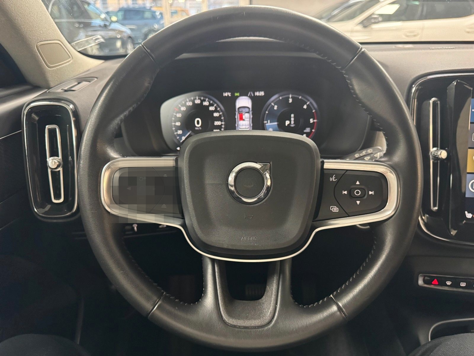 Volvo XC 40 Momentum AWD CAM/LEDER/NAVI/SHZ/HuK foto 14