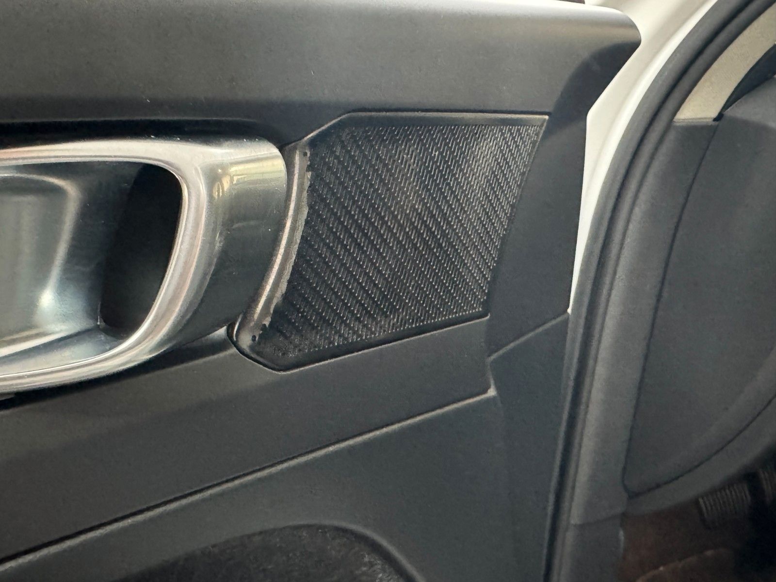 Volvo XC 40 Momentum AWD CAM/LEDER/NAVI/SHZ/HuK foto 17