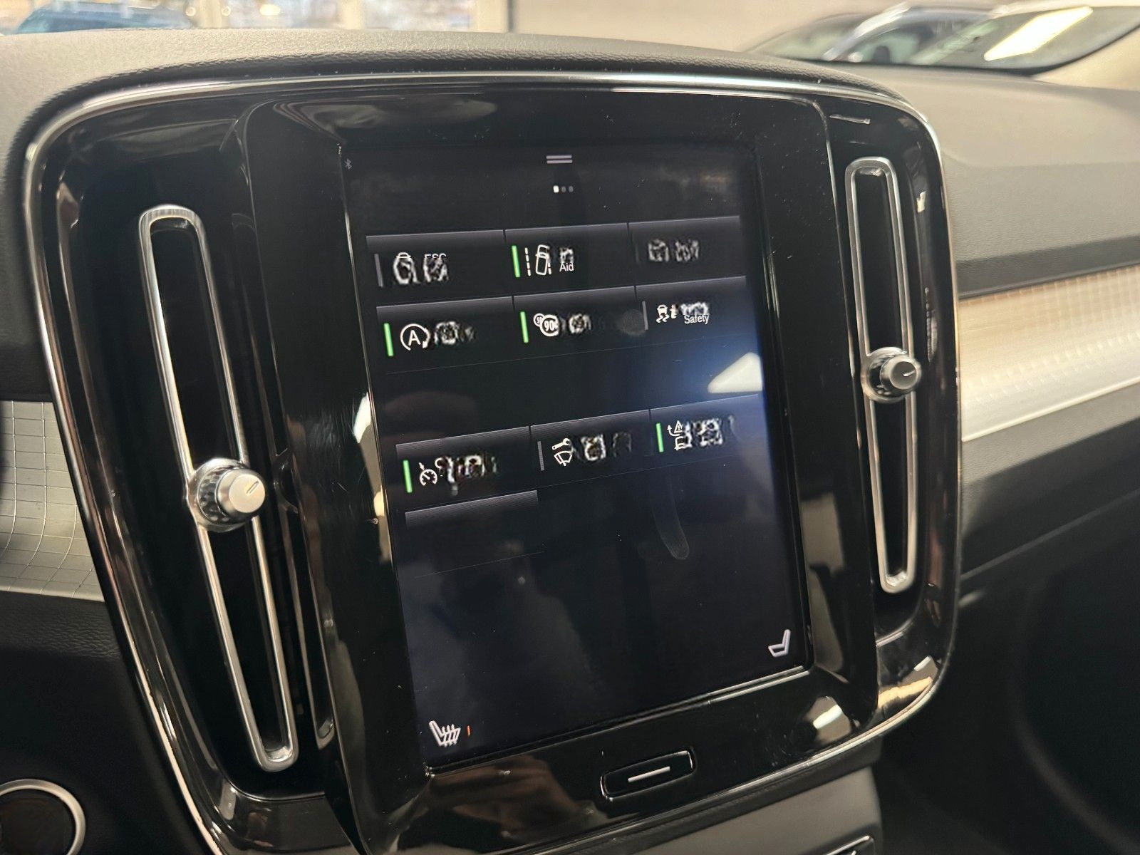 Volvo XC 40 Momentum AWD CAM/LEDER/NAVI/SHZ/HuK foto 20