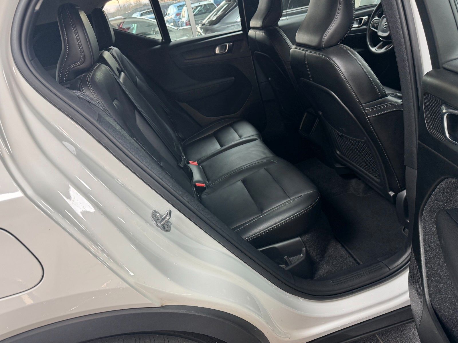 Volvo XC 40 Momentum AWD CAM/LEDER/NAVI/SHZ/HuK foto 25