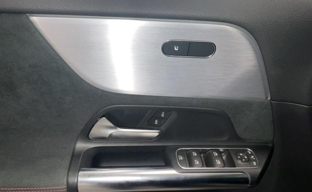 Mercedes-Benz GLA 250 4M AMG PANORAMA SPURPAKET PDC KAMERA LED foto 15