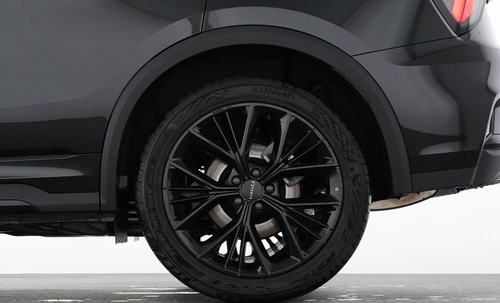 Lynk&Co 01 More Plug-in Hybrid 20"+PANO+360° foto 18