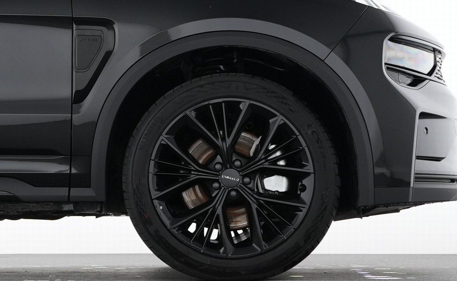 Lynk&Co 01 More Plug-in Hybrid 20"+PANO+360° foto 19