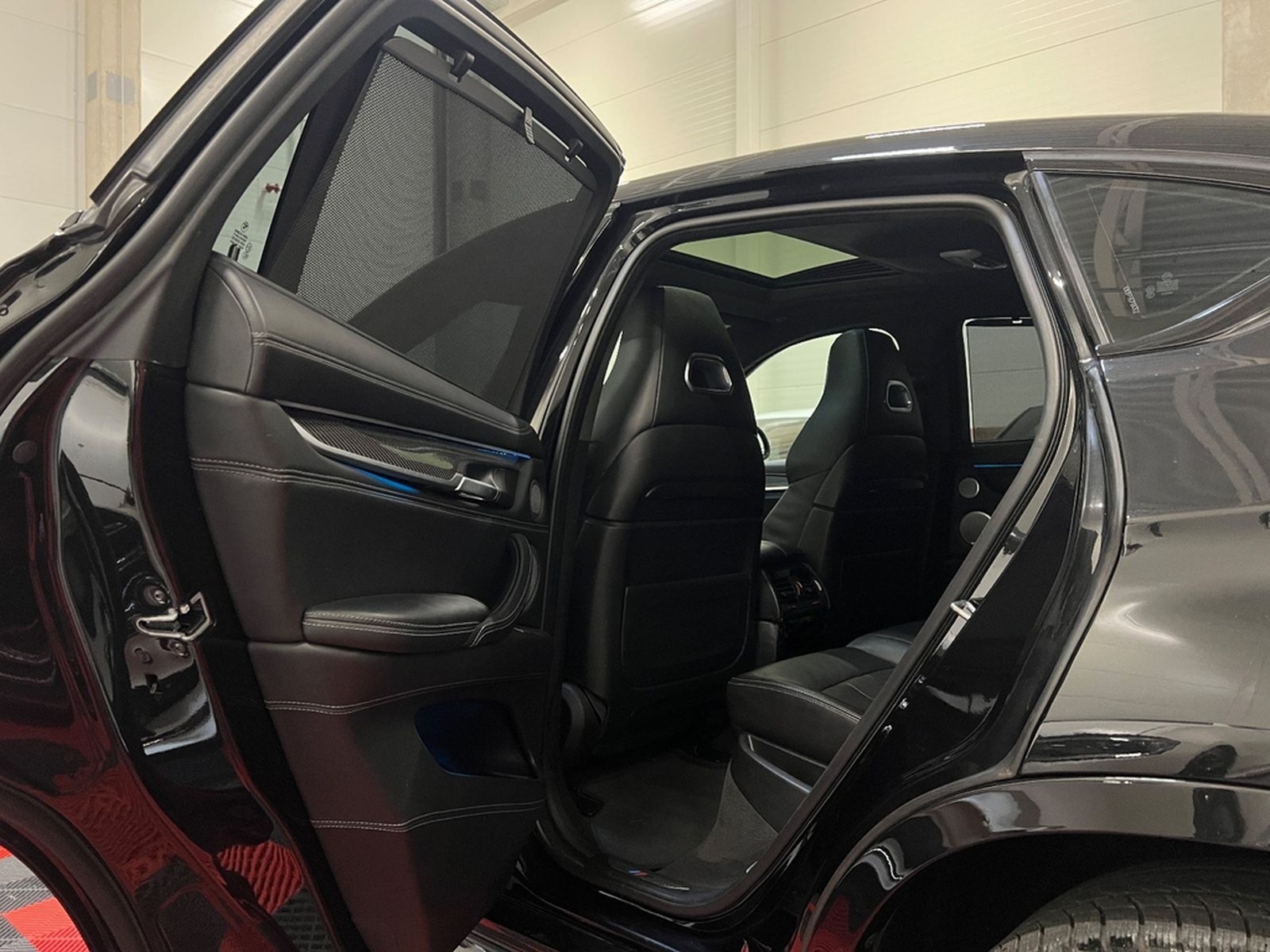 BMW X6M XDRIVE/B&O/HUD/LED/KEYLESS/360 foto 33