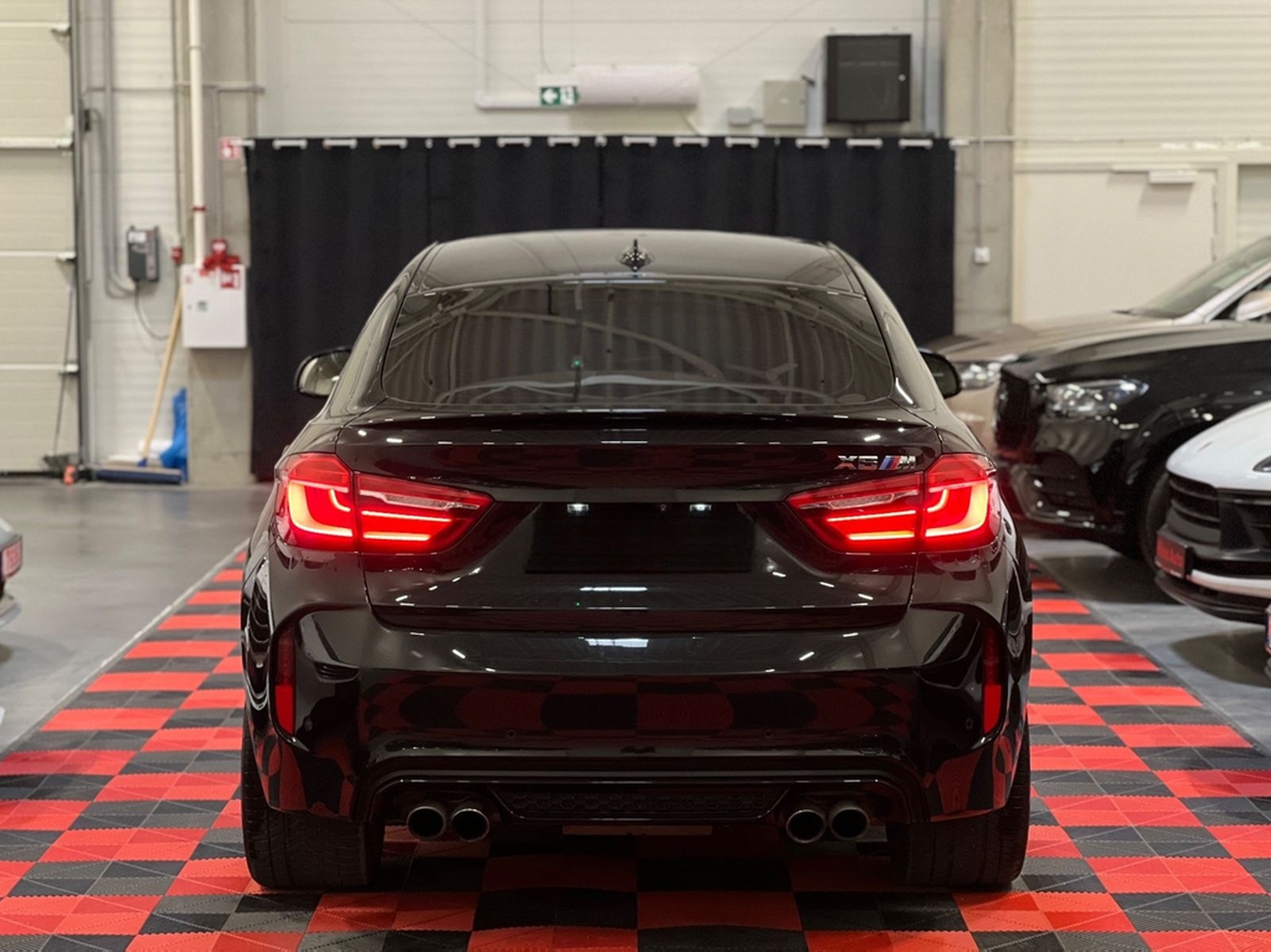 BMW X6M XDRIVE/B&O/HUD/LED/KEYLESS/360 foto 5